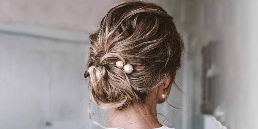 updo with short hair